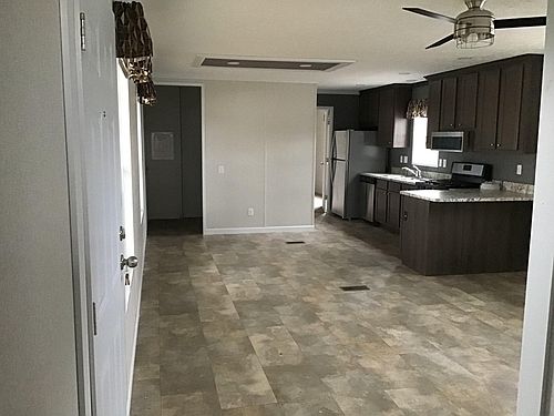 3rd image of 318 Brookside Mnr