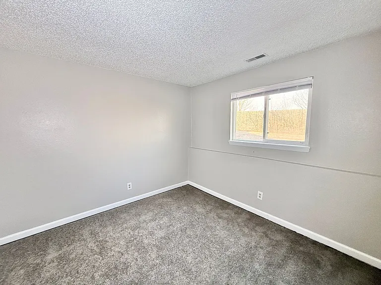 Welcome to 1785 Zebulon Dr Comfortable Living with Mountain Views — Photo 12