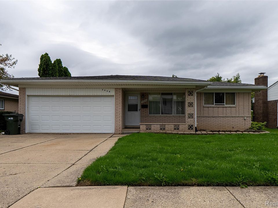 1st image of 2930 Groves Dr