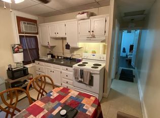 216 E King St APT 1R, Lancaster, PA 17602