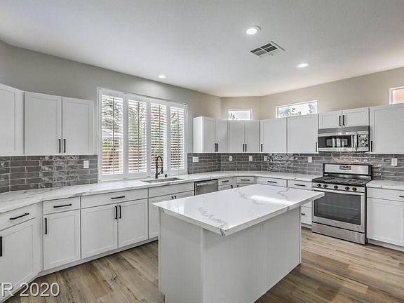 2nd image of 2120 Crooked Pine Dr