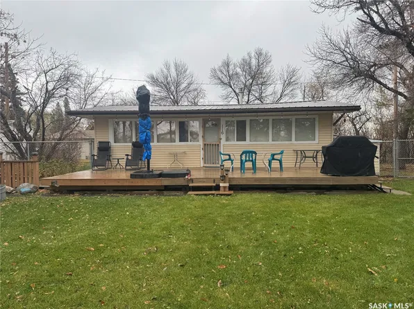 116 Nicoll Avenue, Regina Beach, SK S0G 4C0