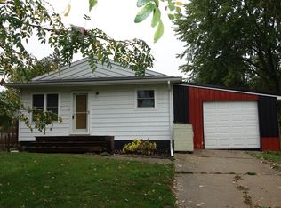 217 E Oak St, Saint Charles, MI 48655