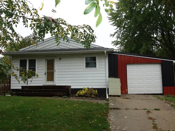 217 E Oak St, Saint Charles, MI 48655