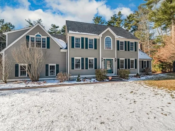 7 Alexandra Ln, Carver, MA 02330