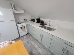 12 Tyler St #3, Newport, RI 02840