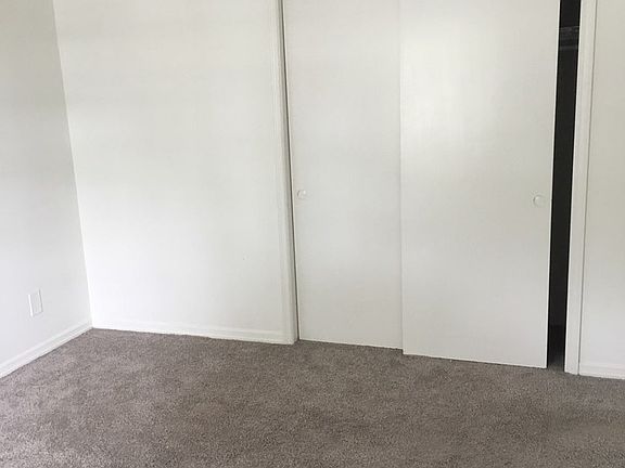 5th image of 4995 Cobia Dr SE