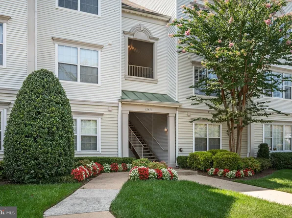 12471 Hayes Ct Unit 102, Fairfax, VA 22033
