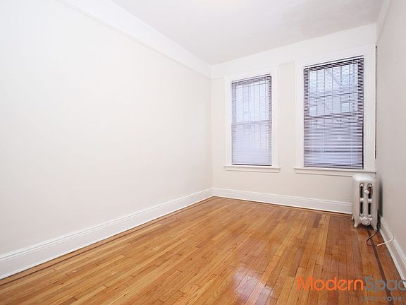 2nd image of 2845 33rd St APT 1R