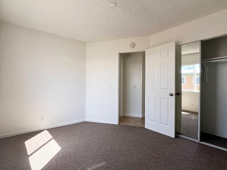 2725 Calle Del Comercio #B — Photo 42