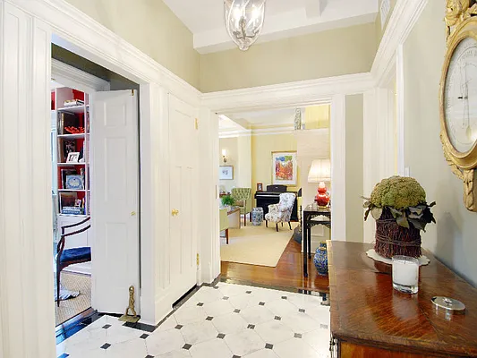 Sold by Sotheby's International Realty | media 13