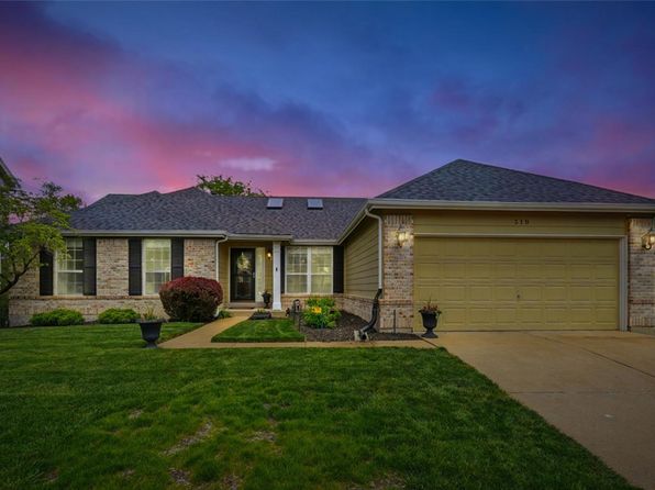 319 Alverston Ct, Ballwin, MO 63021