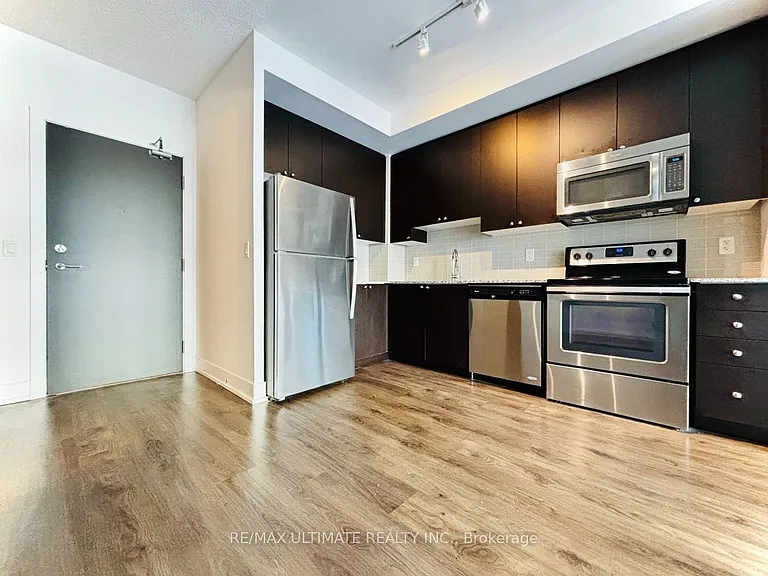 68 Merton St #803 — Photo 8