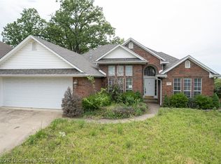 1917 Durango Dr, Van Buren, AR 72956