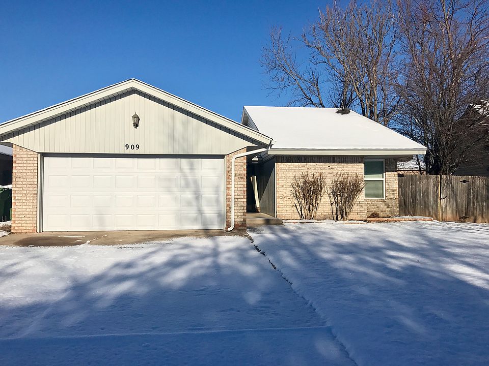 1st image of 909 Mabel C Fry Blvd