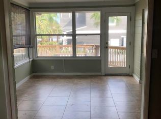 1087 Beach Ave, Atlantic Beach, FL 32233
