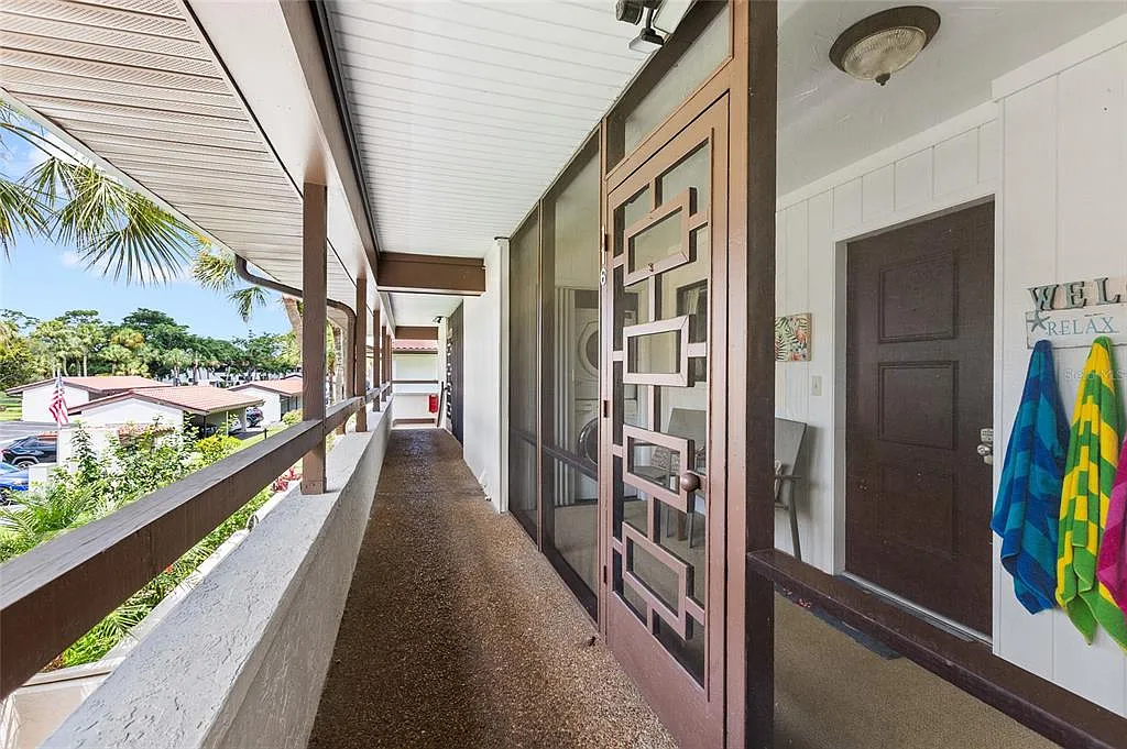 2 bed, 2.0 bath, 1185 sqft, $1,900 — Photo 3
