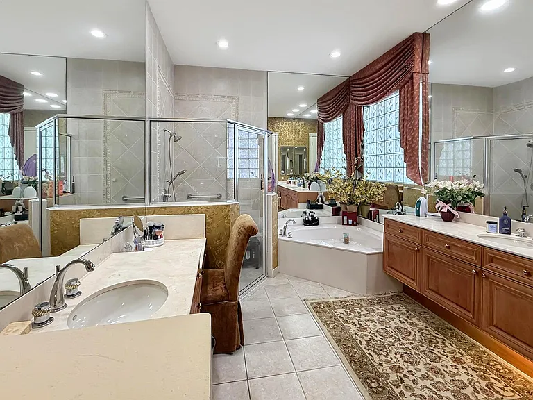10891 Northgreen Dr — Photo 17