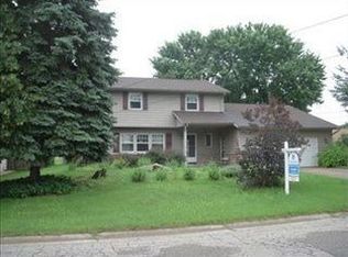 1317 Woodland Dr, Portage, MI 49024