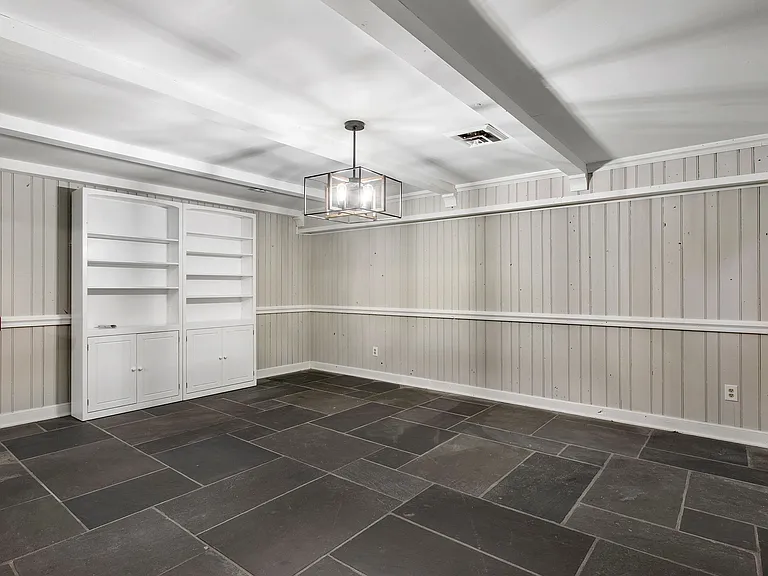 9900 Kingsbridge Rd — Photo 33