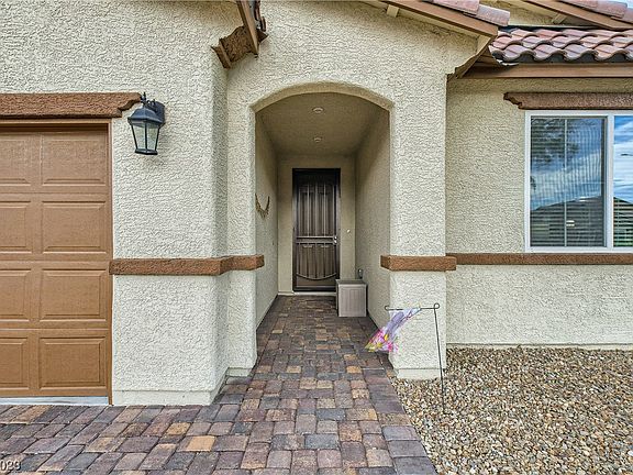 4th image of 7050 Shady Palms St