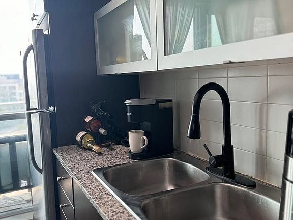 5th image of 100 Western Battery Rd #905