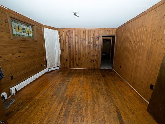 4th image of 235 Mount Vernon Ave
