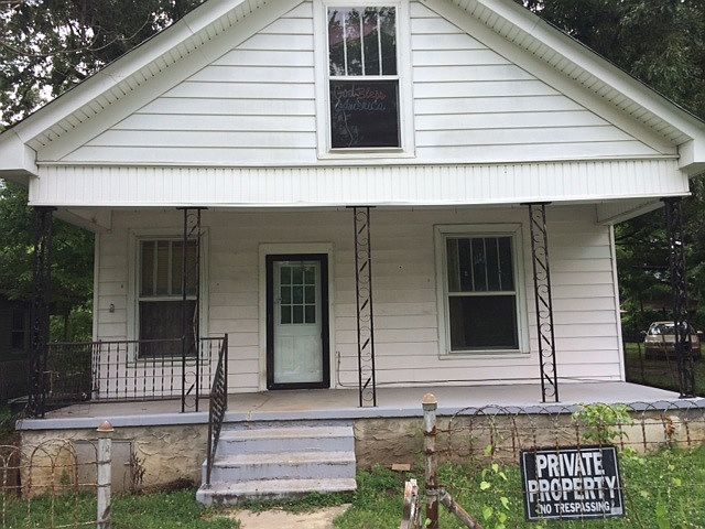 1st image of 3104 8th Ave