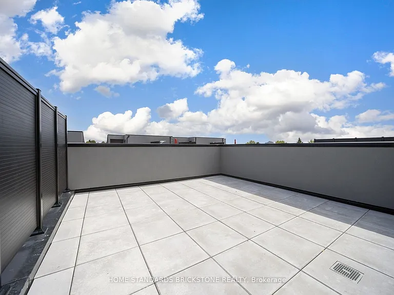 22 Chesley St — Photo 39