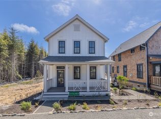 19 Spoke Ln, Pacific Beach, WA