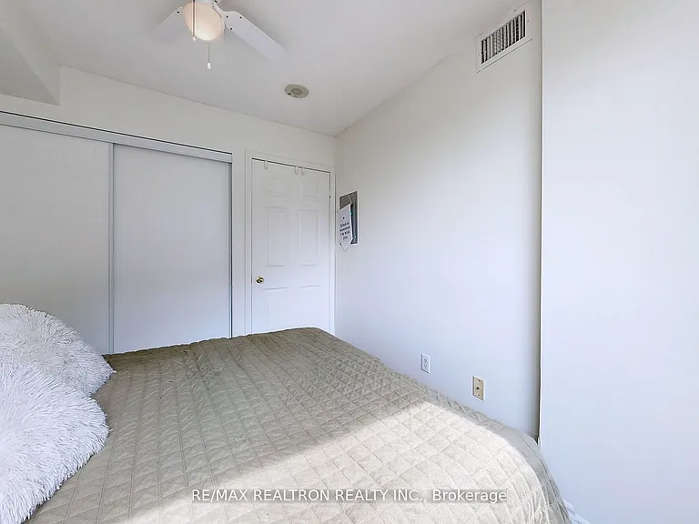 7 Lorraine Dr #2009 — Photo 25