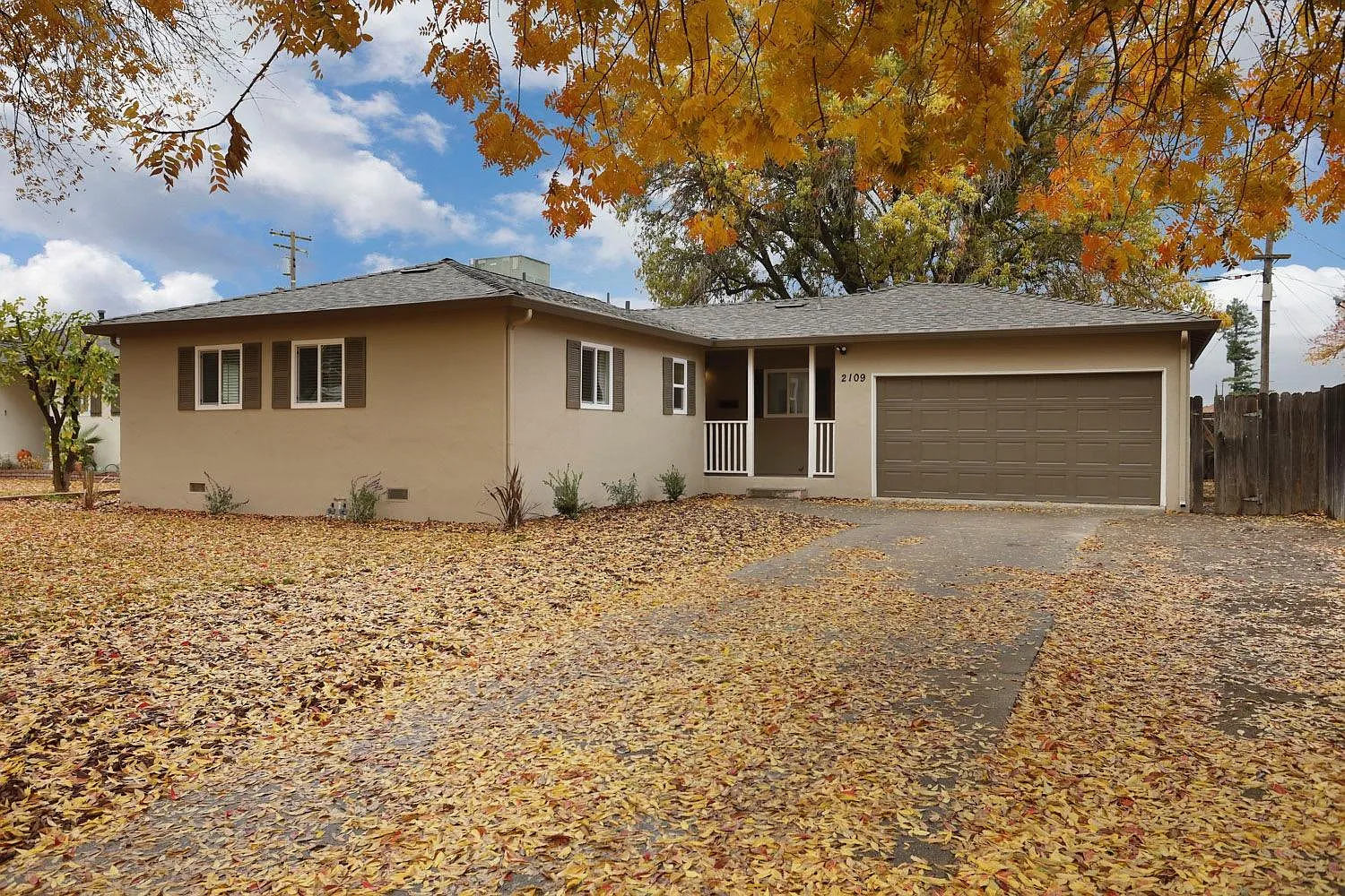 2109 Geneva Dr photo 1