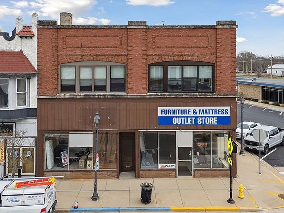 4th image of 1040 1st Center Ave