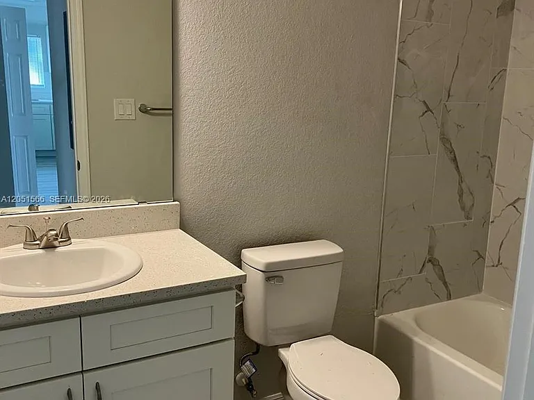 363 Poinsettia Ave — Photo 5