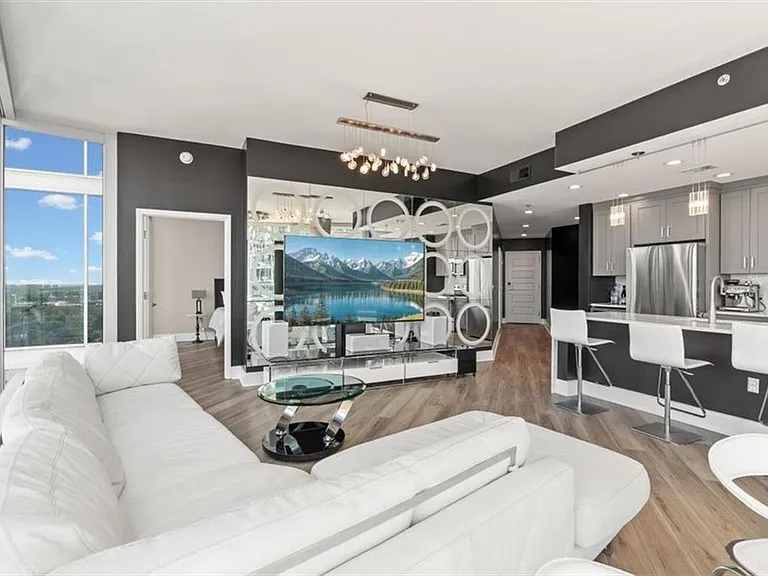 1080 Peachtree St NE #2110 — Photo 4