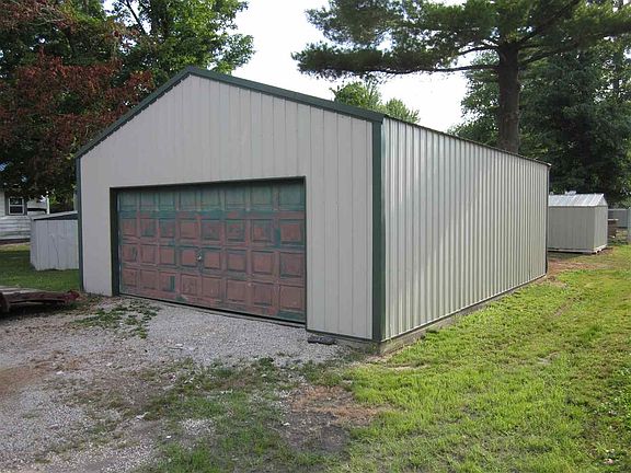 5th image of 14883 4th St