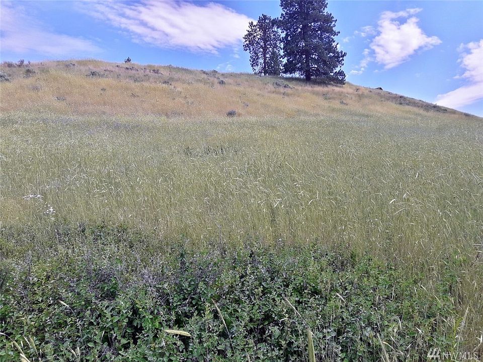 2nd image of 40940 Hillside Dr