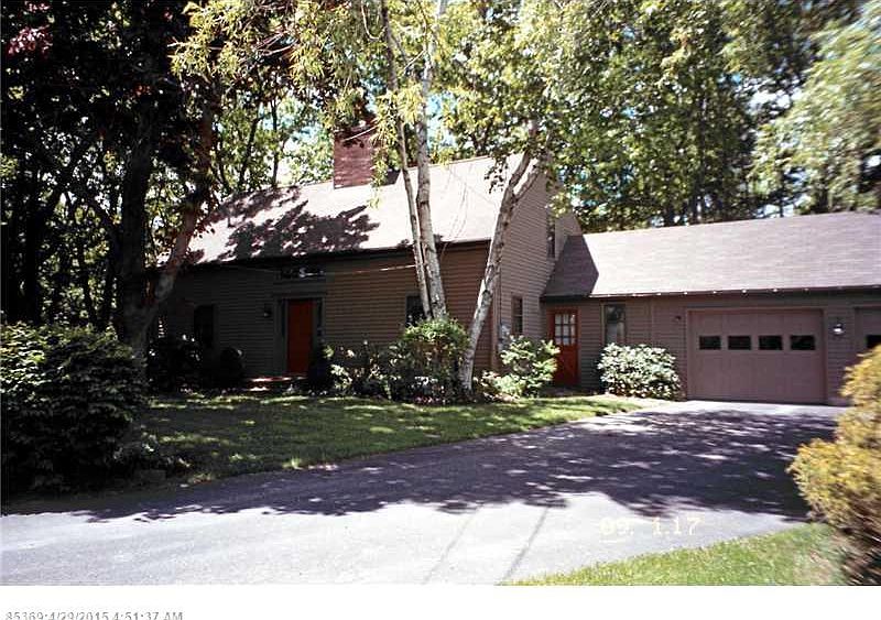 1st image of 8 Leeward Ln