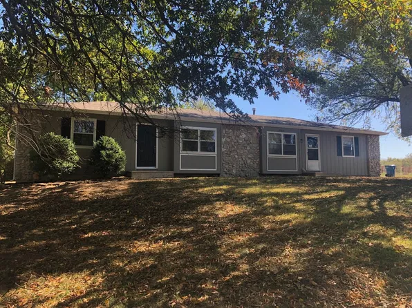 1164 S Oak Park Dr #A, Springfield, MO 65802