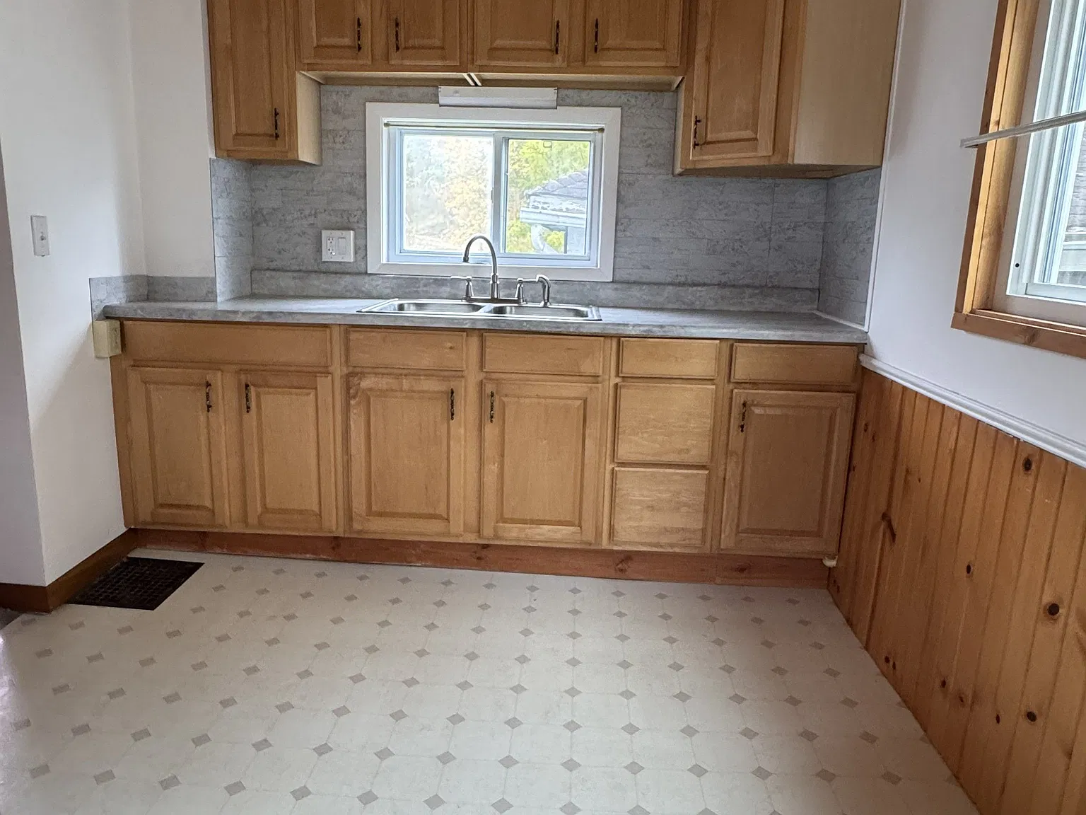 2 bed, 1.0 bath, 1235 sqft, $775 — Photo 4