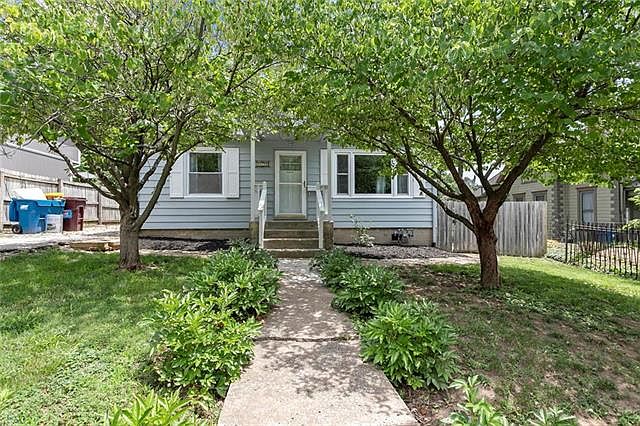 1st image of 419 N Leonard St