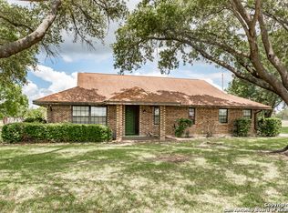 300 Beicker Rd, Seguin, TX 78155