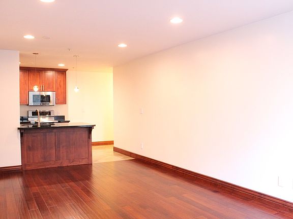 5th image of 1435 India St Unit 213