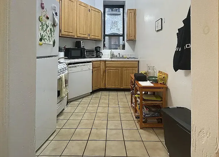 210 W 109th St #32 — Photo 5