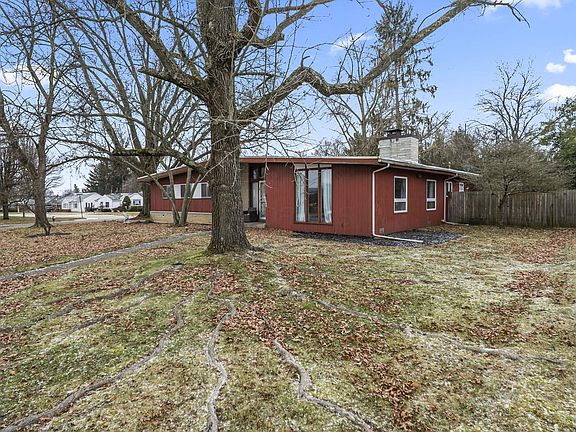 5th image of 704 Ashley Dr
