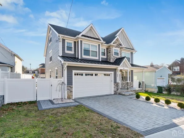 148 McCutcheon Ave, Sayreville, NJ 08872