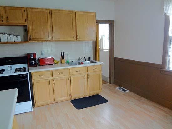 3rd image of 1011 Bluff Ave #1011A