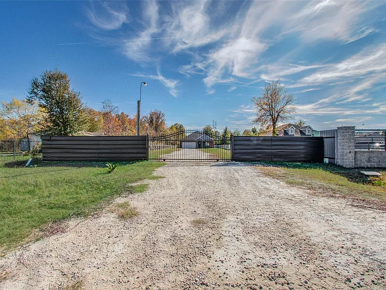 898 Road 3556 — Photo 38