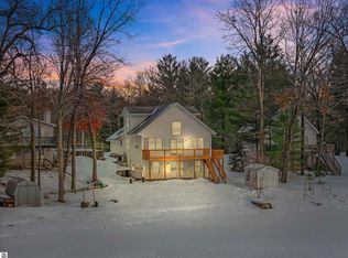 292 S Carolyn Dr, Lake City, MI 49651