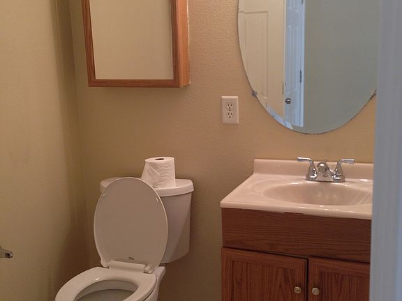 5th image of 50 Scharff Ave